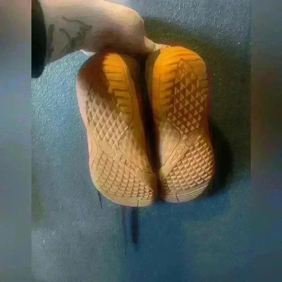 Men’s Whitin Shoes - Picture 2 of 4